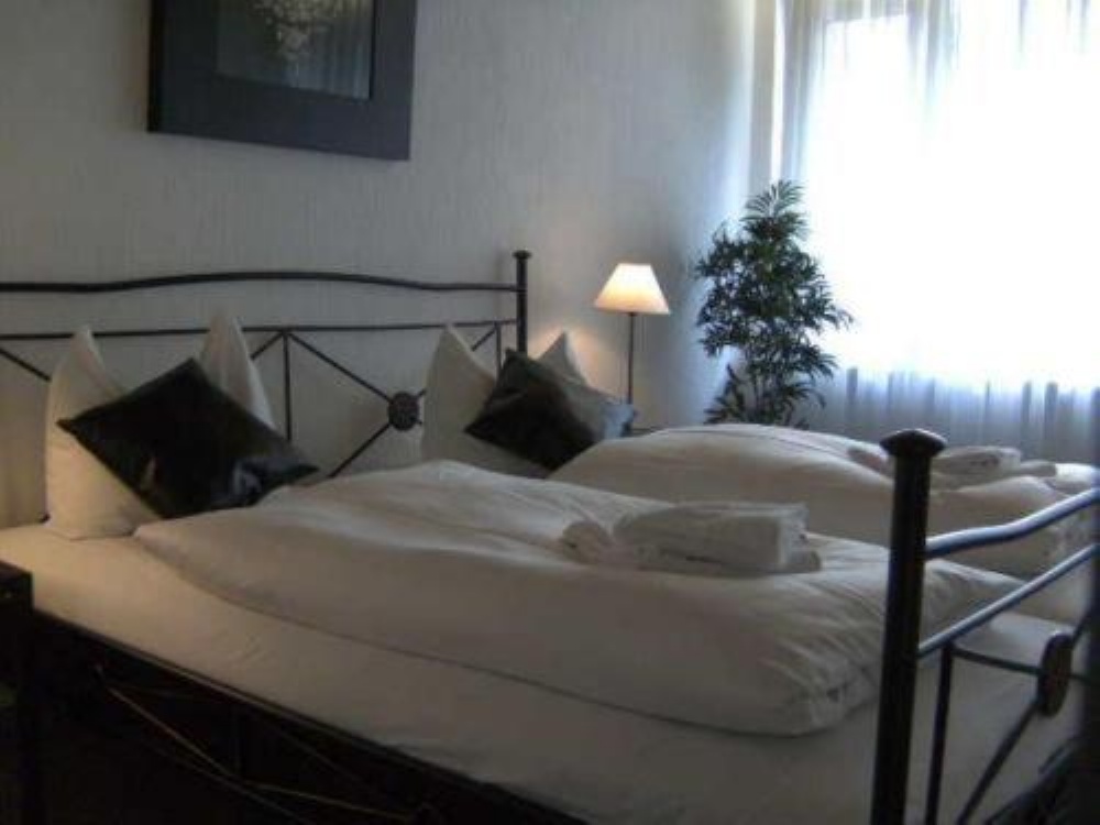 Room image 3